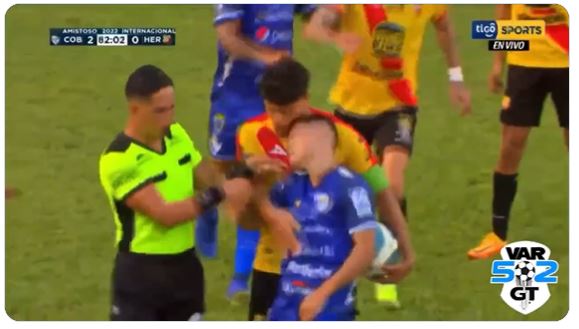 Video: jugadores de Cobán Imperial y Herediano se van a los golpes durante partido “amistoso”