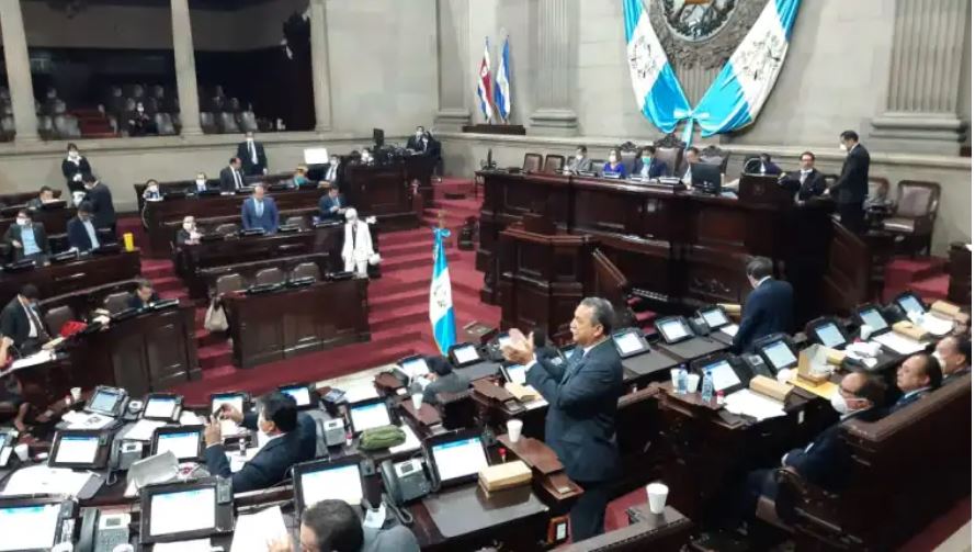 Gobierno desembolsará Q1 mil 800 millones para pago de bono 14 a empleados públicos y clases pasivas
