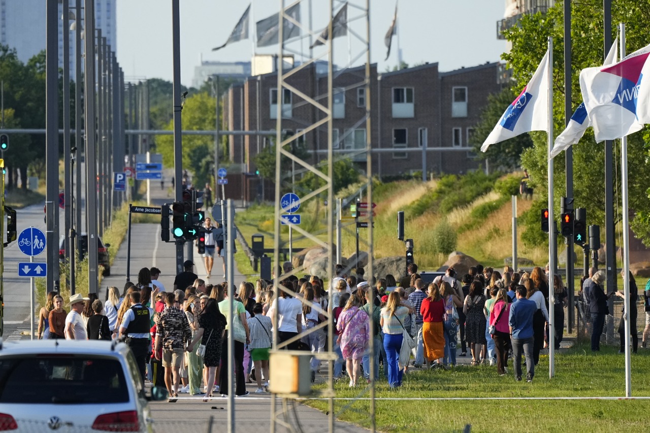 Videos: ataque armado en centro comercial de Copenhague deja varios muertos y heridos