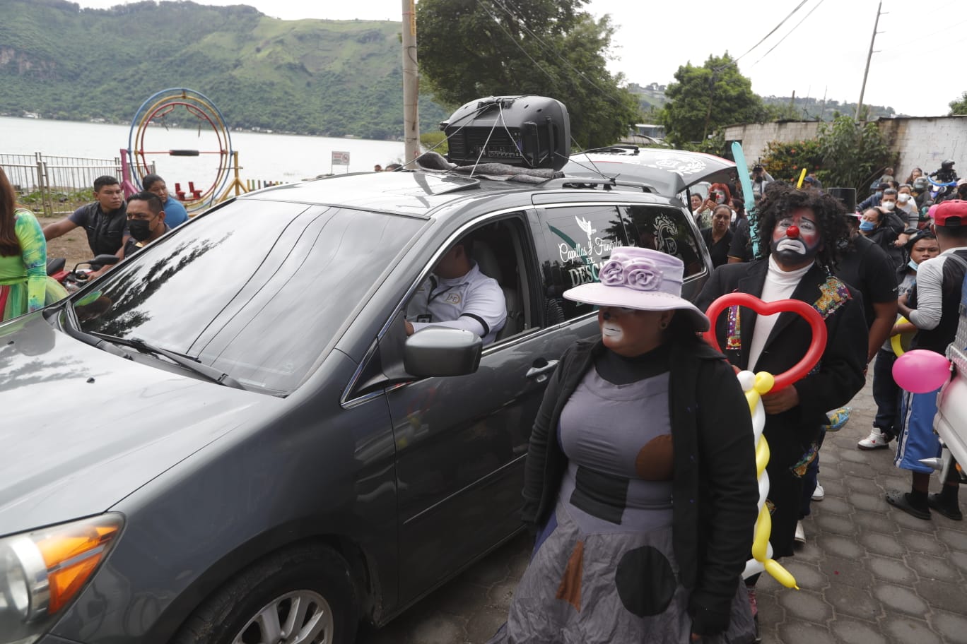 “Adiós mi payasito” así fue el funeral de Charquito