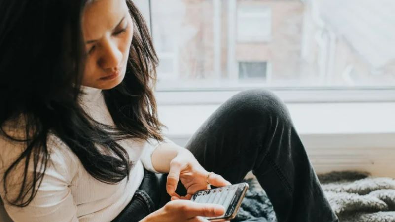 Por qué es tan agotador buscar el amor a través de las apps de citas