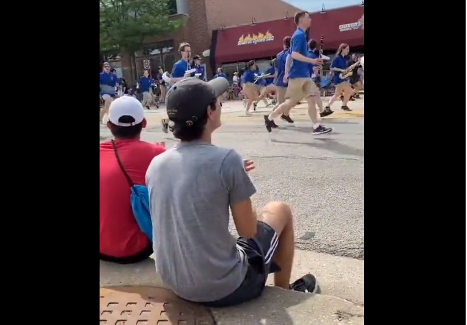 Videos: Así se vivió el tiroteo en Chicago durante el desfile de independencia del 4 de julio que ha dejado seis muertos y 16 heridos