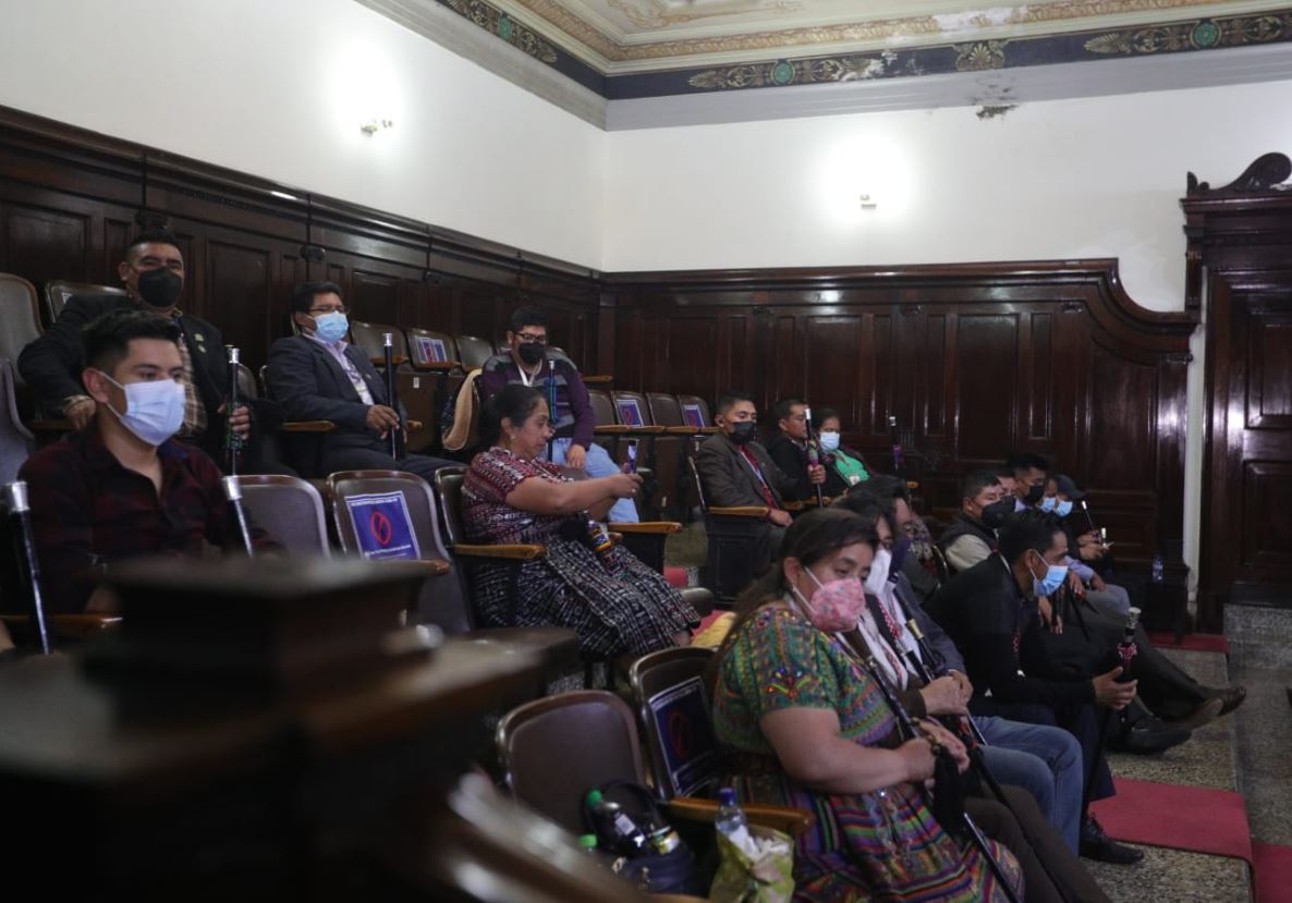 48 cantones afirma que el martes el Congreso informará qué pasará con la iniciativa de ley que regula uso de fuerza pública (los atendieron hasta la medianoche)