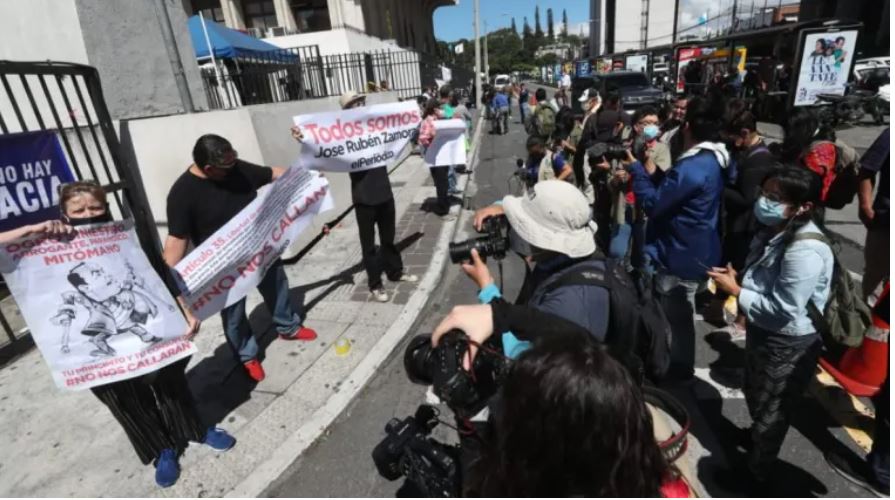La SIP critica “fuerte intimidación” contra la prensa independiente de Guatemala y señala “grave retroceso para la libertad”
