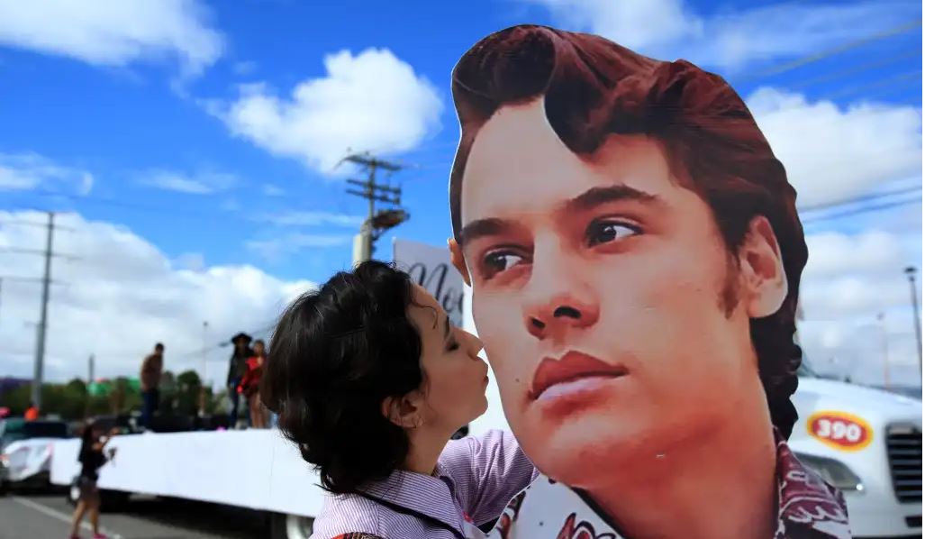 La extraña teoría que afirma que el cantante Juan Gabriel es en realidad “un ser extraterrestre”