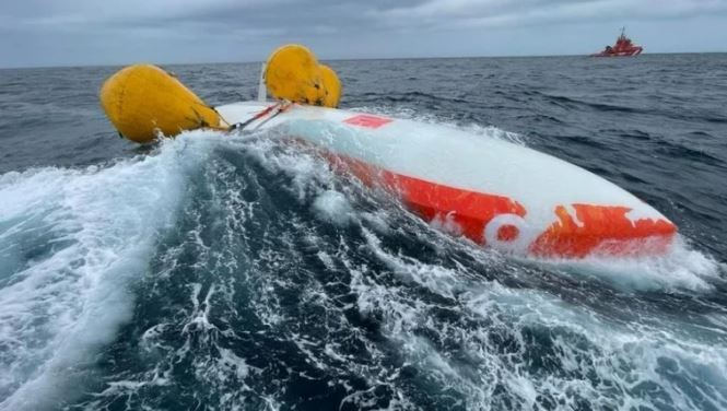 El hombre que logró sobrevivir 16 horas al naufragio de su barco en las heladas aguas del Atlántico