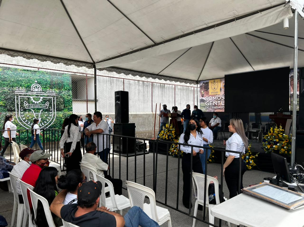 Alcalde de Villa Nueva recibe, con presencia del oficialismo, edificio para centro de salud