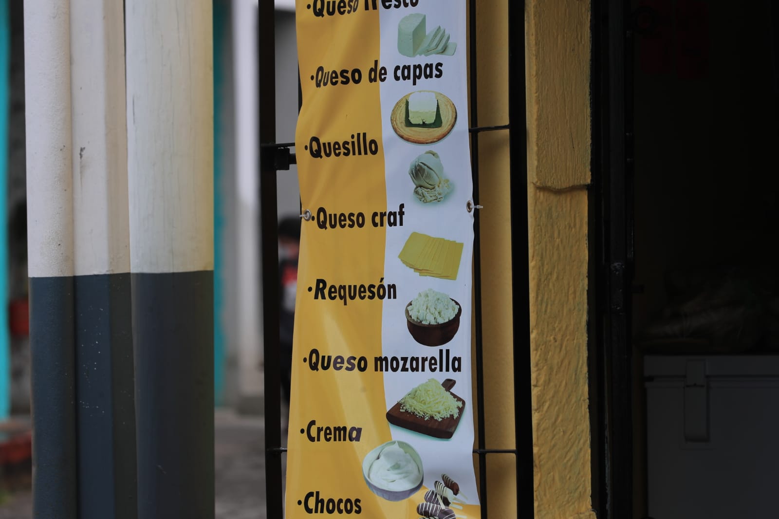 El queso que intoxicó a 45 personas en Ciudad Vieja se habría distribuido en tiendas del municipio