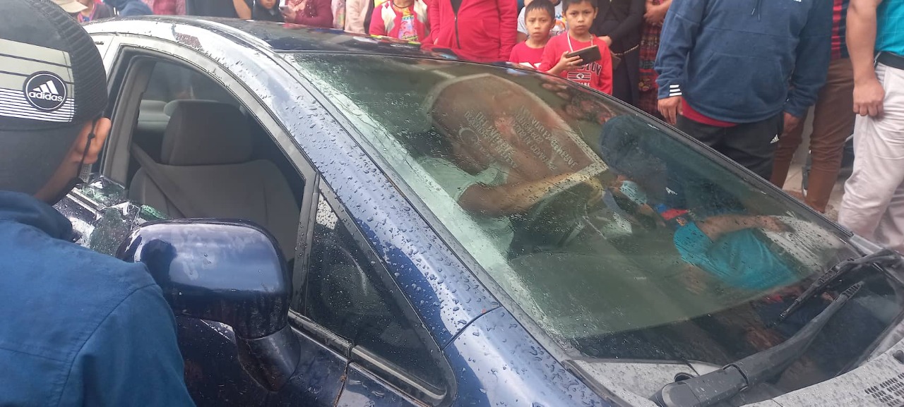 En estado de ebriedad: conductor irrumpe en desfile hípico de Salcajá y causa pánico