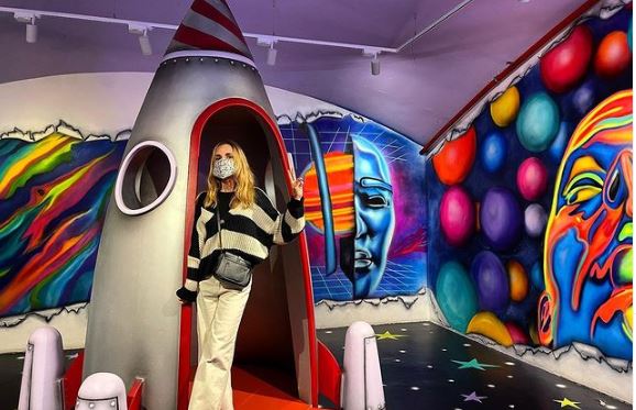 Murió Amparín Serrano exintegrante de Flans y creadora de “Virgencita plis”