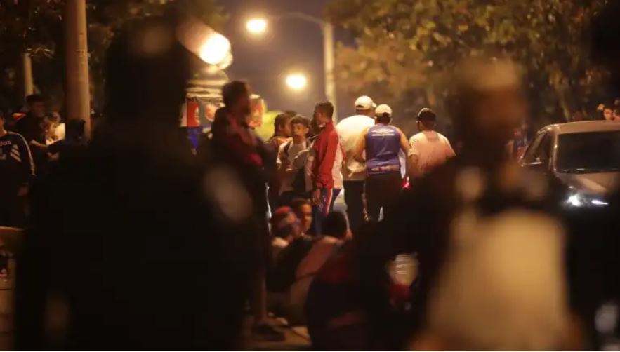 “Comenzaron a pegarle a todos a lo salvaje”: aficionado rojo relata los disturbios previos al encuentro entre Municipal y Olimpia