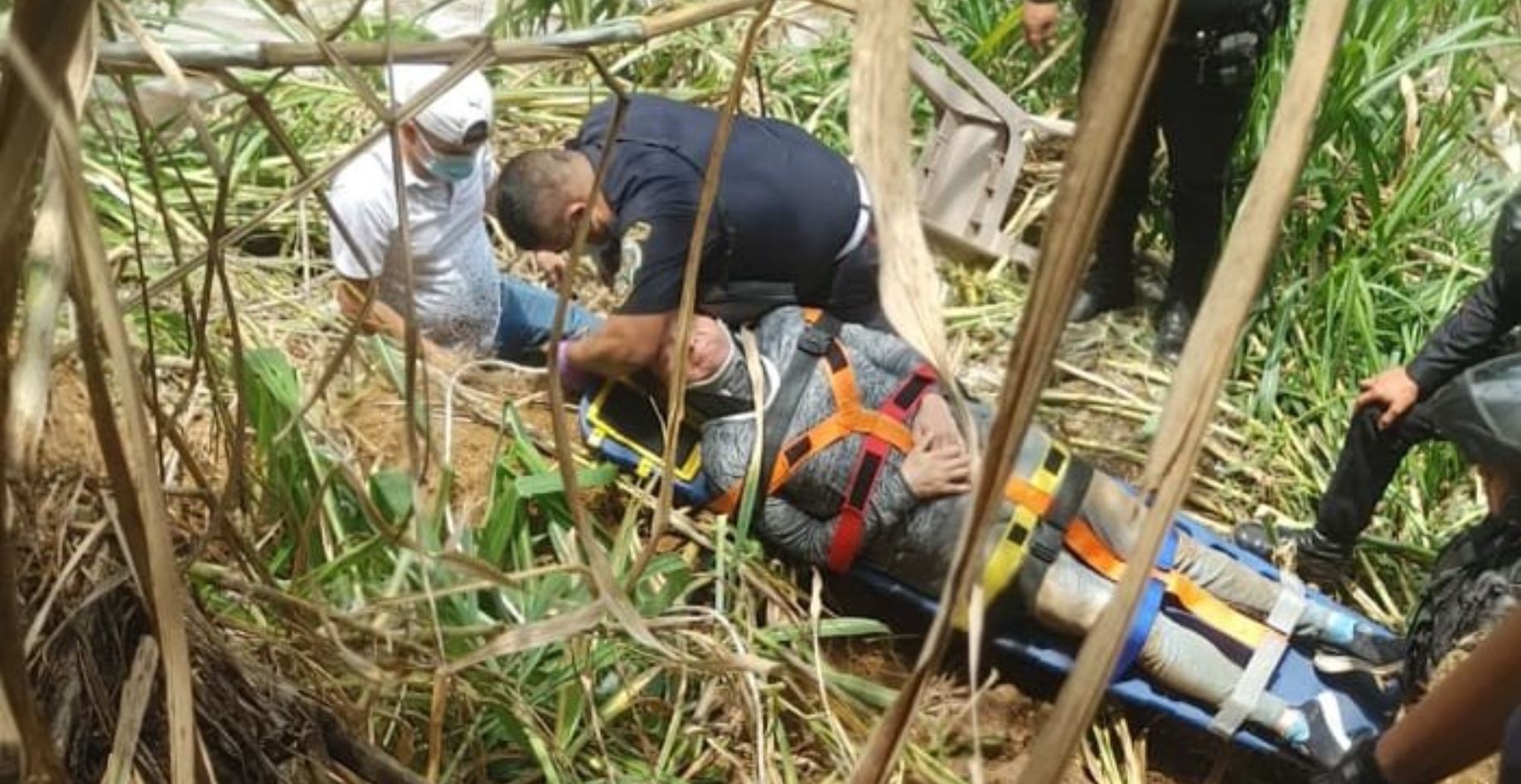 Hallan con vida a mujer que fue arrastrada por más de 8 km por un río y este es su estado de salud