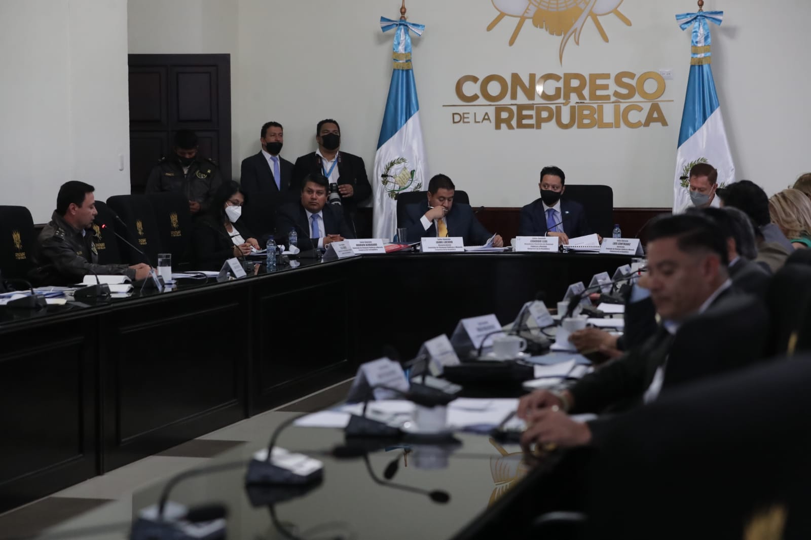 Defensa y Gobernación gestionan millonarios desembolsos para la compara de aeronaves y vehículos blindados