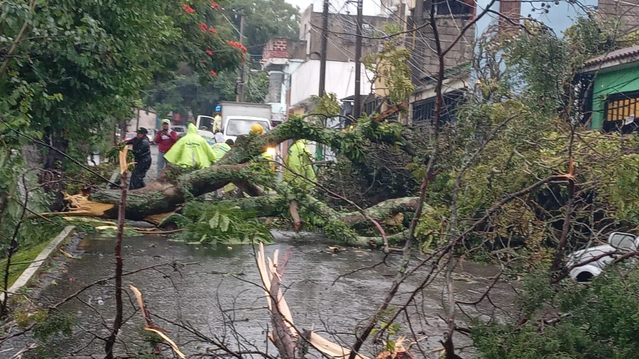 Fuertes lluvias en la ciudad Capital