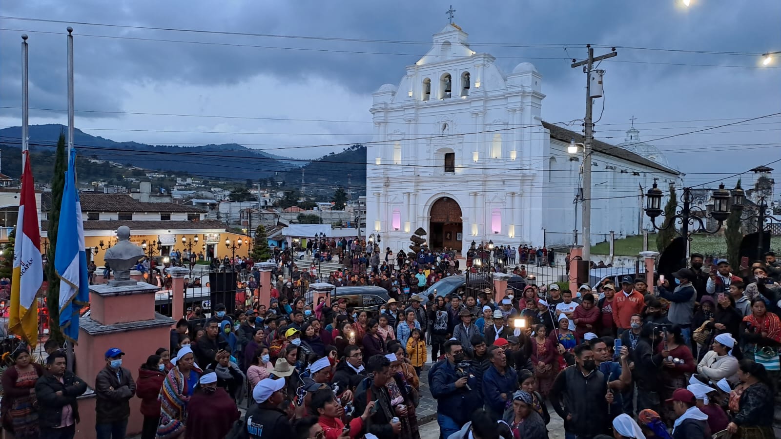 Llegada de los cuerpos a Totonicapán