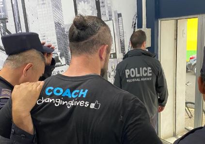 Fotografía de la captura de Raymond McLeod en El Salvador