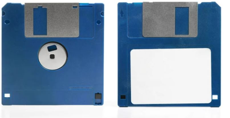 Japón declara la guerra a los disquetes y otros dispositivos obsoletos