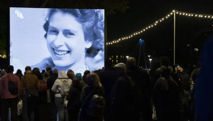 De dónde viene el amor de los británicos por la monarquía en Reino Unido (y qué dicen sus críticos)