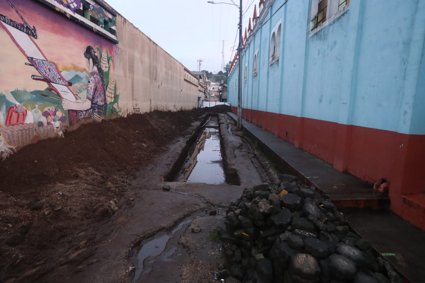 Idaeh finaliza exhumación de cientos de osamentas localizadas en antiguo cementerio de San Pedro Sacatepéquez