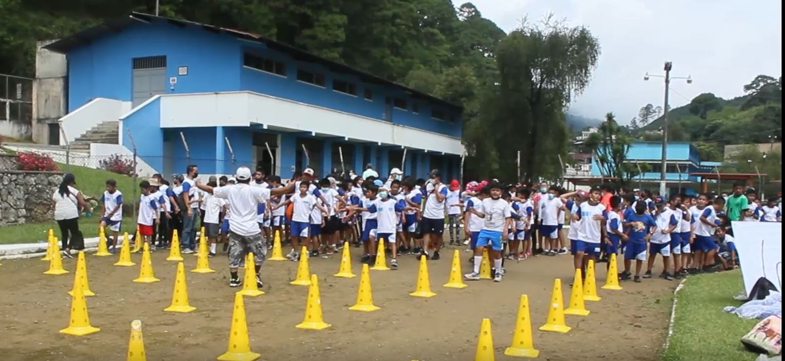 Coronavirus: escuelas efectúan masiva actividad en Cobán pese a la poca vacunación en niños