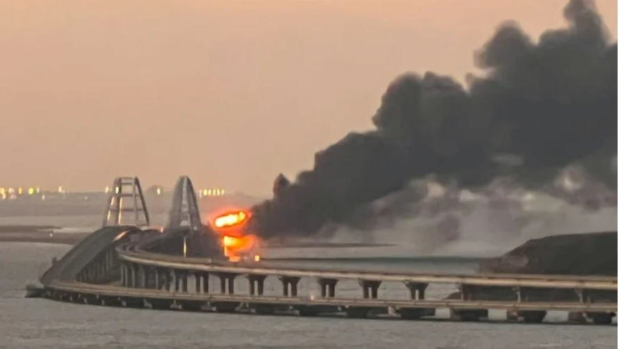 Rusia arresta a 8 personas por la explosión en el puente de Crimea