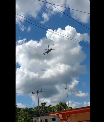 Video: En cuestión de segundos un helicóptero se desploma en zona de Tabasco