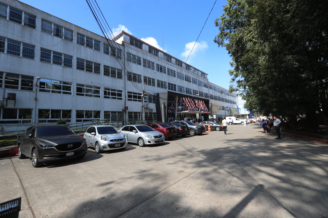 Hospitales nacionales agotan sus recursos a tres meses de que finalice año