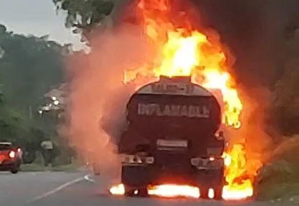 Videos: así ocurrió el incendio de cisterna en Escuintla y las acciones de los bomberos para apagar las llamas
