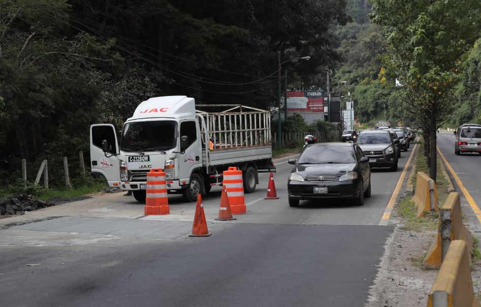 Galería: Atascos vehiculares por remoción de asfalto en la ruta Interamericana