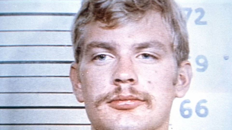 Quién era Jeffrey Dahmer, el llamado “monstruo de Milwaukee” a quien retrata la polémica serie de Netflix