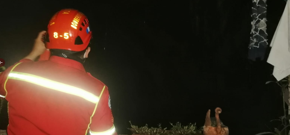 El derrumbe afecta seis viviendas. (Foto: Bomberos