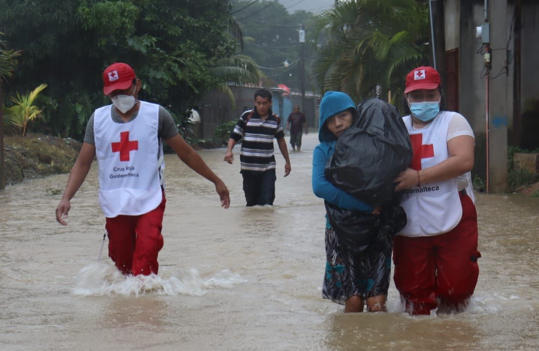 Tormenta tropical Julia ya causa estragos en el país; se espera que el ojo toque suelo nacional en las próximas horas