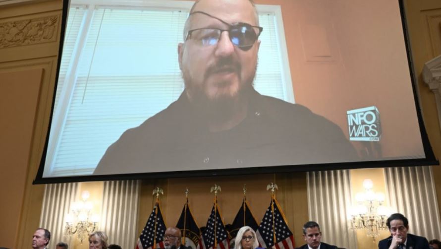 Quiénes son los Oath Keepers, el grupo cuyos miembros son juzgados por conspiración sediciosa en EE.UU.