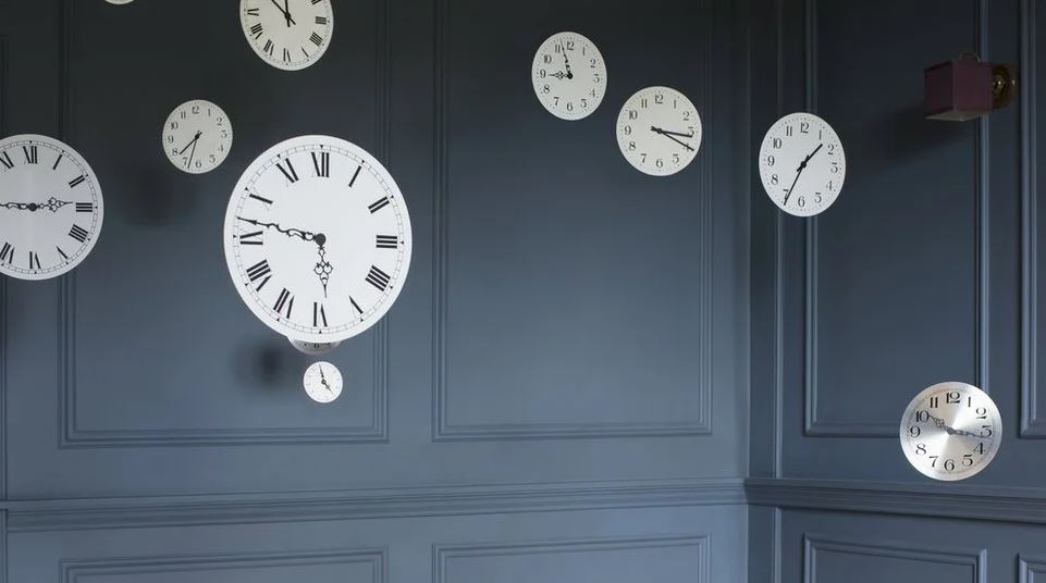 Por qué el tiempo va hacia delante y no hacia atrás