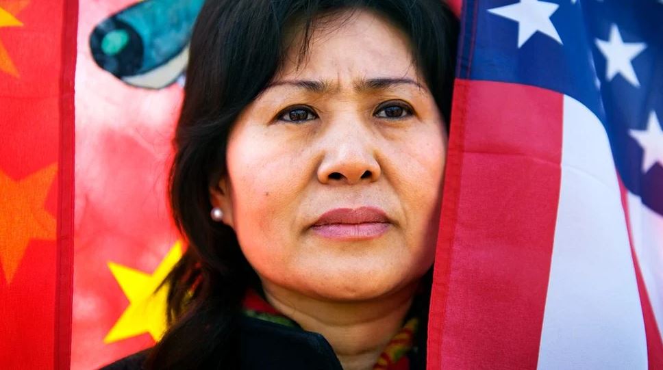 “Tuve que escoger entre mi esposo y mis hijos”: la mujer que se vio obligada a huir de China por la persecución política