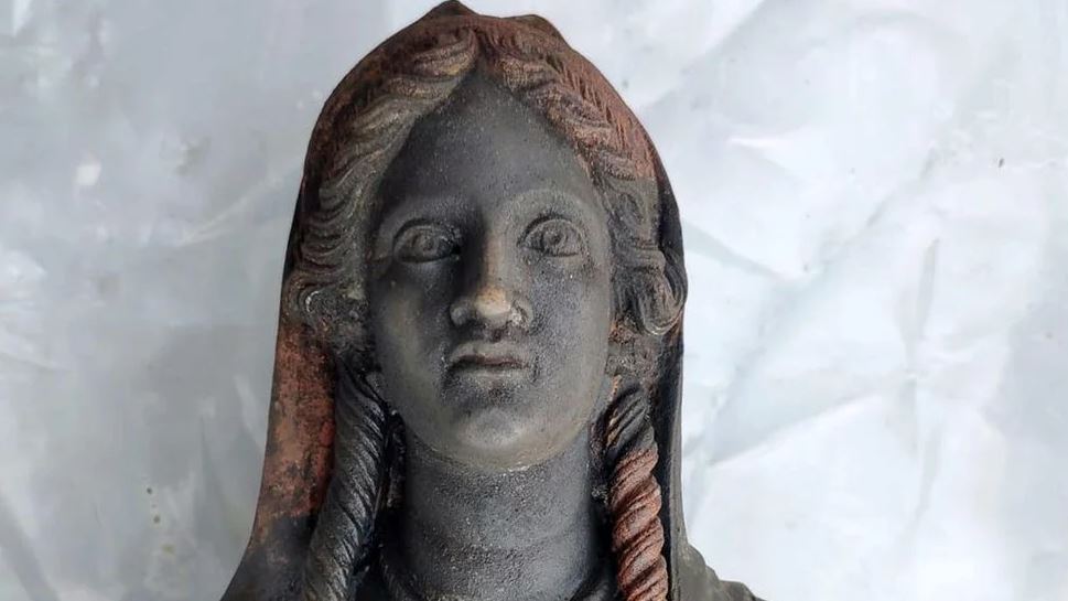 Las estatuas de más de 2.000 años de antigüedad halladas en Italia que podrían “reescribir la historia”