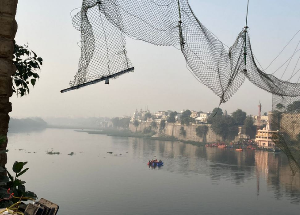 Cómo una atracción turística en India se convirtió en una trampa mortal que dejó decenas de muertos