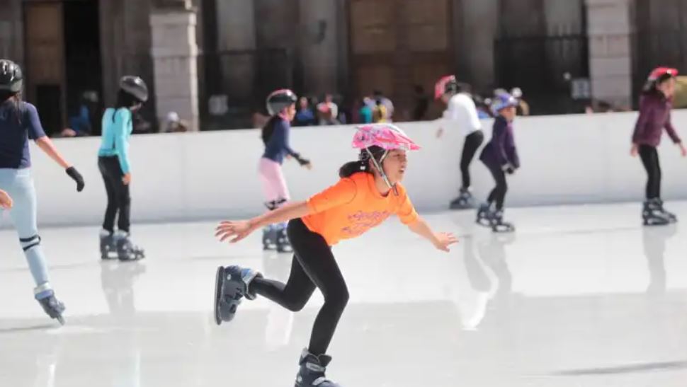 Festival Navideño Paseo de la Sexta 2022: celebración regresa con rueda de Chicago, títeres gigantes, pistas de hielo y más