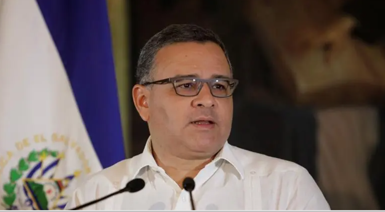 MAURICIO FUNES.