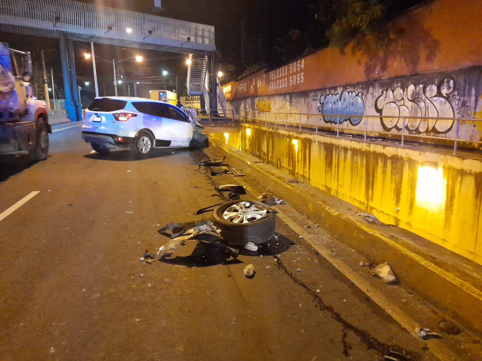 Venezolana habría provocado que un vehículo cayera a viaducto y esto dicen las autoridades