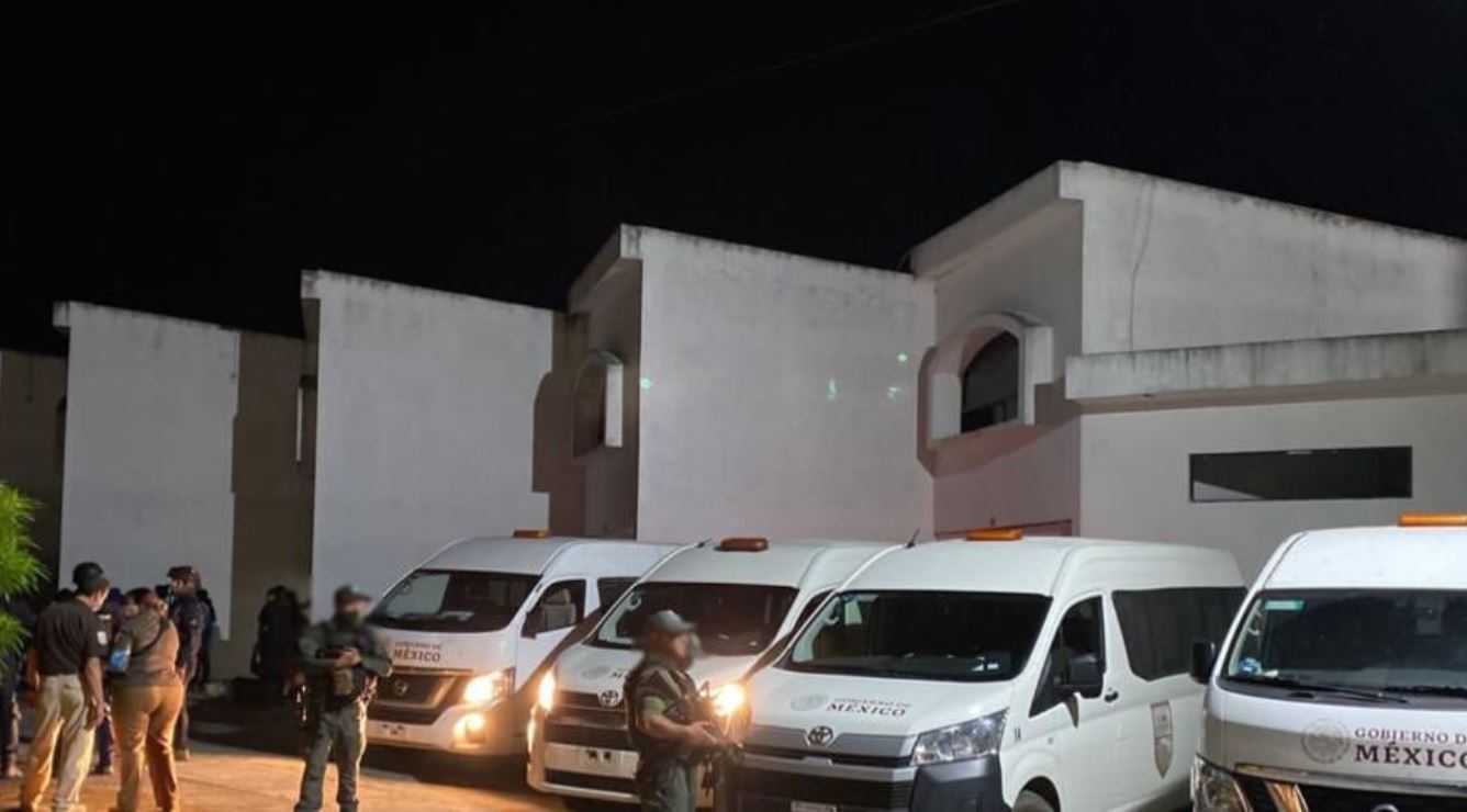 Rescatan a 85 migrantes de Guatemala, Centroamérica, Suramérica y Asia en un operativo en un hotel de Veracruz, México