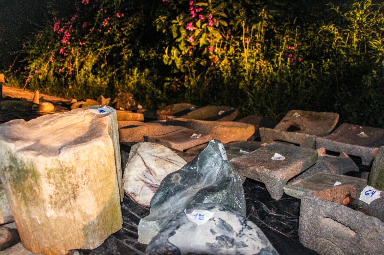 Autoridades revelan más detalles sobre el caso de una estadounidense que intentó ocultar 166 piezas arqueológicas