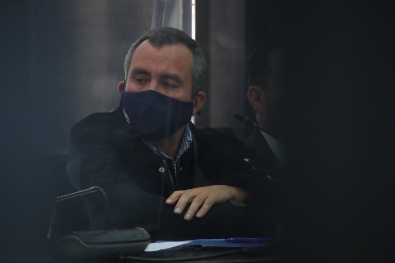 Exministro Alejandro Sinibaldi obtiene arresto domiciliario en caso Cooptación del Estado, pero continuará preso por otros dos procesos