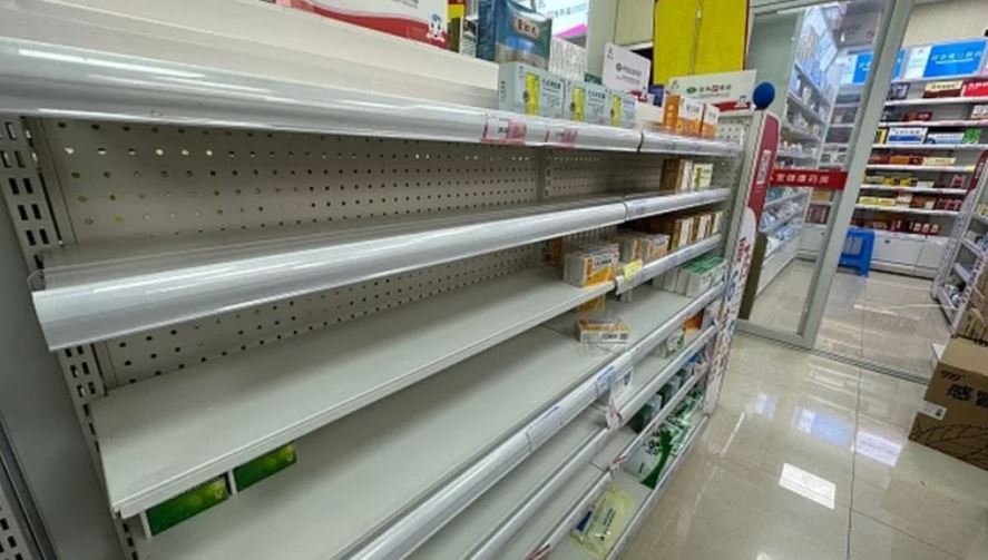 China: las “compras de pánico” disparan el desabastecimiento tras el fin de las restricciones por la covid