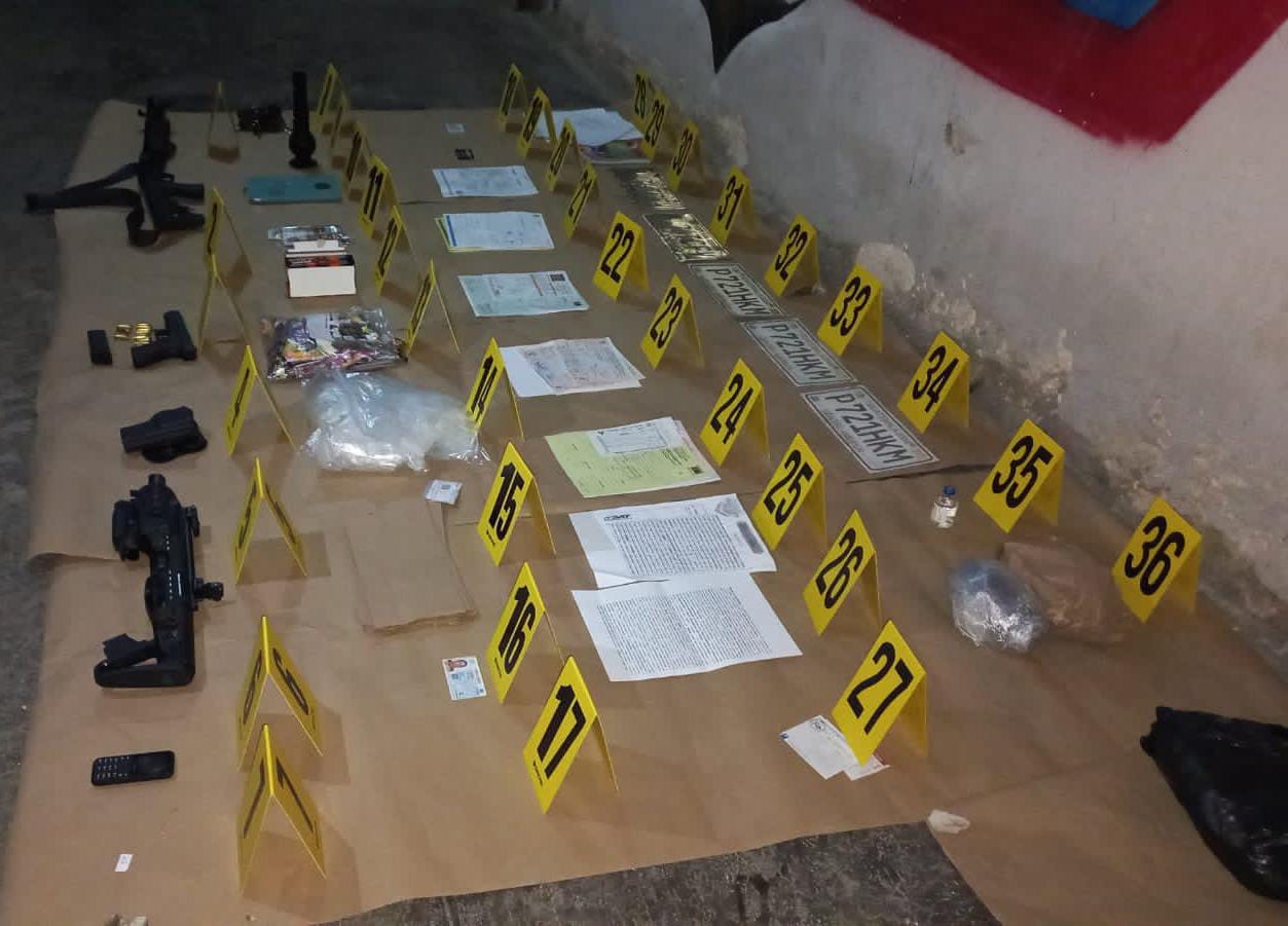 Decomisan armas, vehículos, dinero y droga a líderes pandilleros capturados
