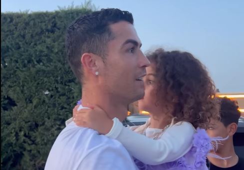 IMÁGENES: El lujoso regalo navideño que recibió Cristiano Ronaldo de su pareja Georgina Rodríguez