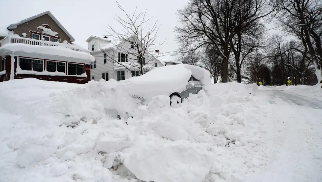 La “tormenta de nieve del siglo” deja casi medio centenar de muertos en EE. UU.