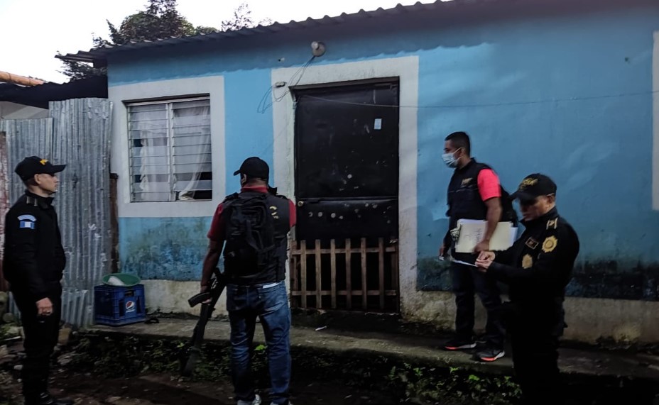 Fiscales dan detalles de cómo una turba saqueó un plantel educativo en Cuyotenango