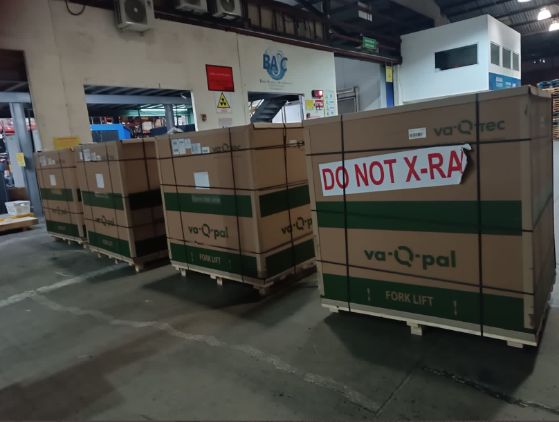 Guatemala recibe 288 mil dosis de vacunas contra el covid-19 que fueron donadas por Suiza