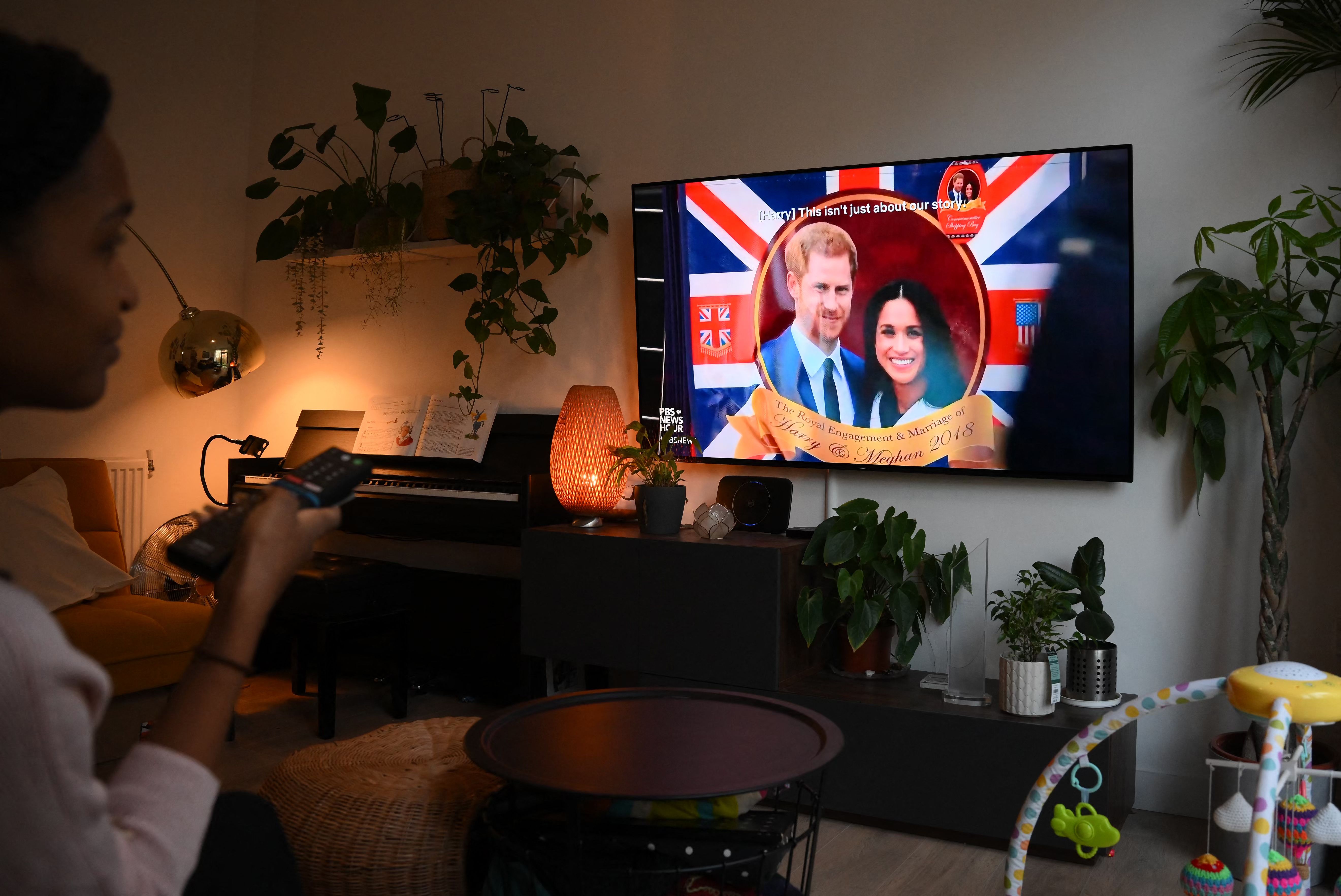 “Harry y Meghan”: La reacción de Carlos III y la postura de la casa real británica por el documental de Netflix